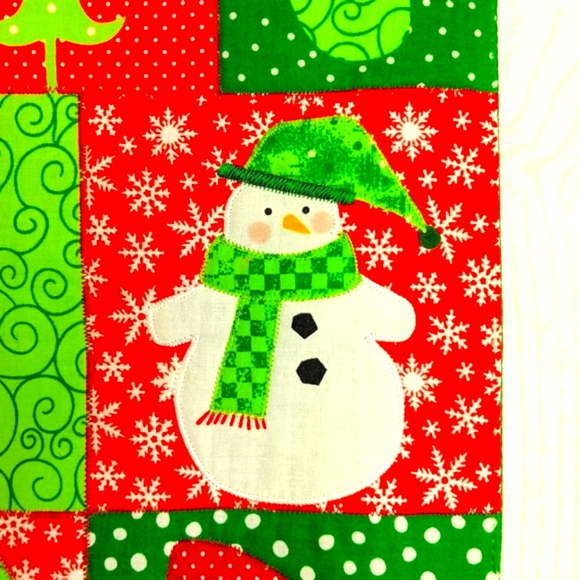 Small Table Runner and Dish Cloth Bundle Christmas Winter Holiday Theme - Picture 3 of 6